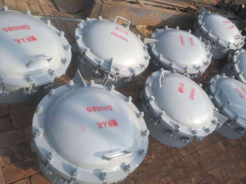 DN600拱（gǒng）蓋（gài）回（huí）轉快開人孔